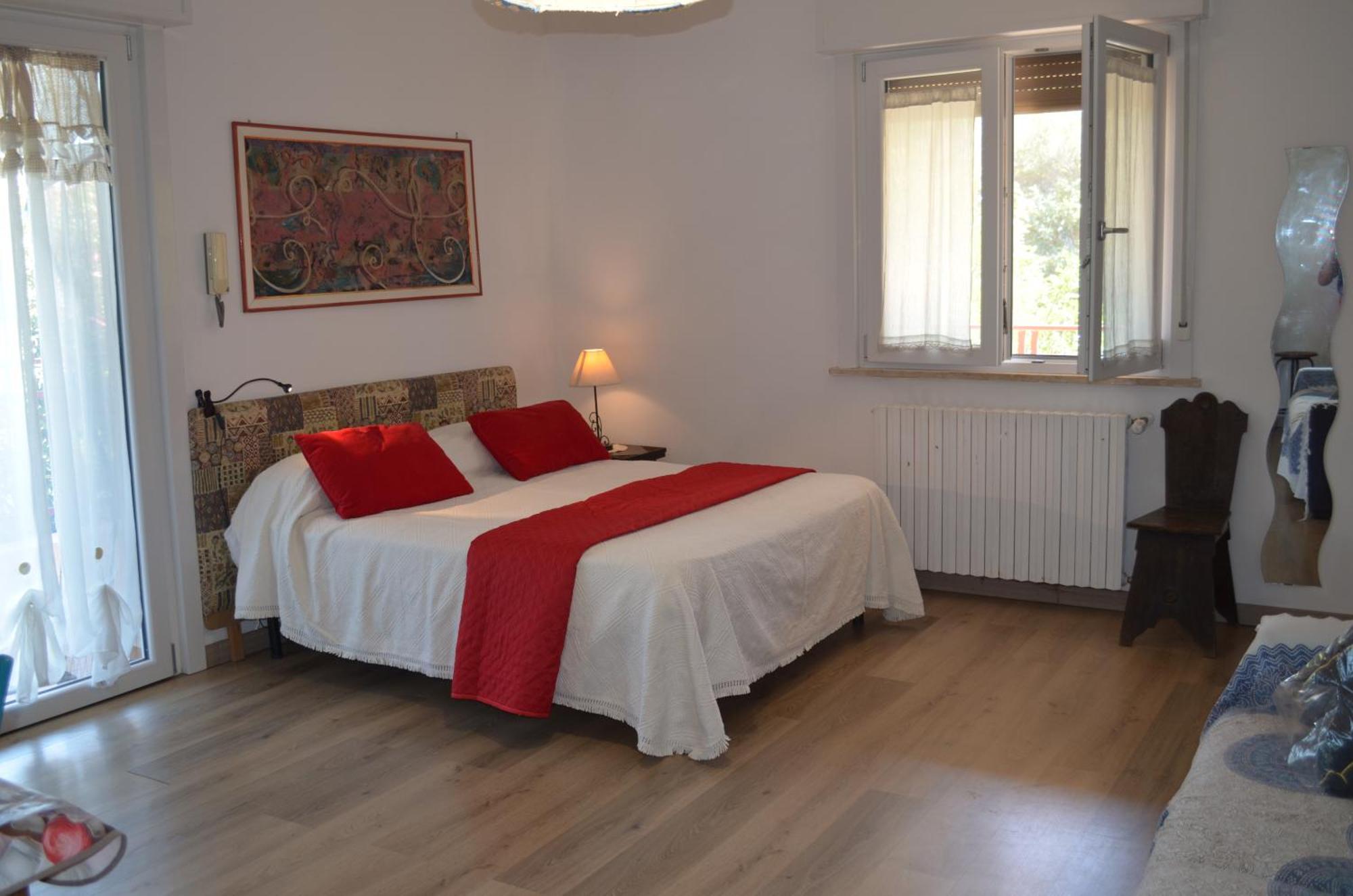 Il Giardino Apartment Мондело Екстериор снимка