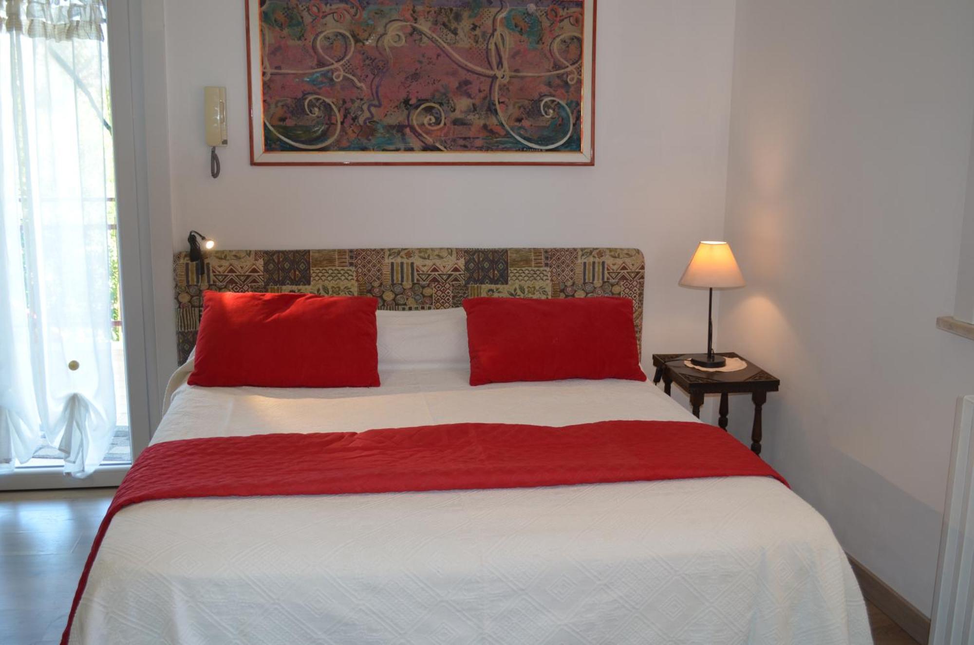 Il Giardino Apartment Мондело Екстериор снимка