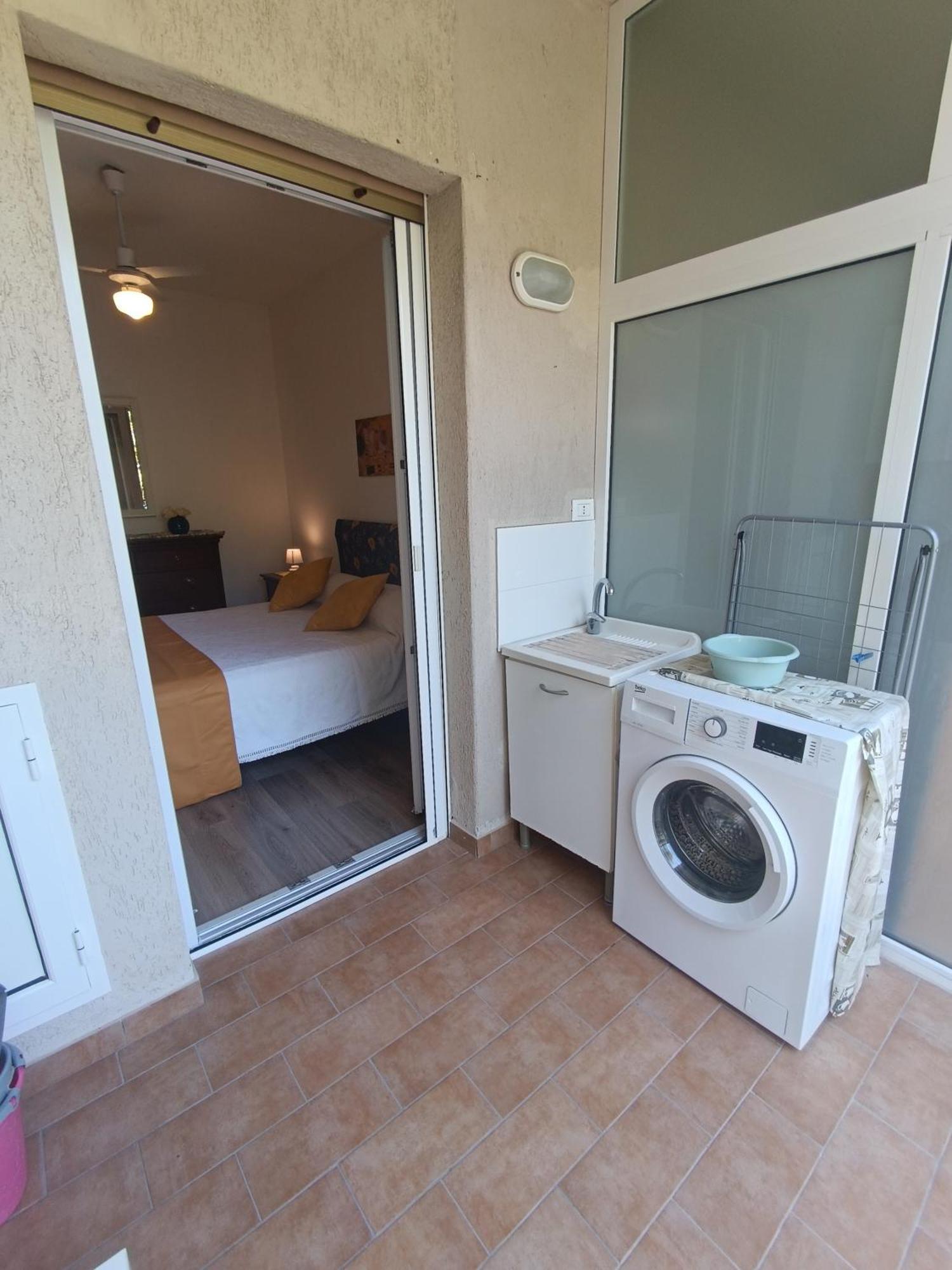 Il Giardino Apartment Мондело Екстериор снимка