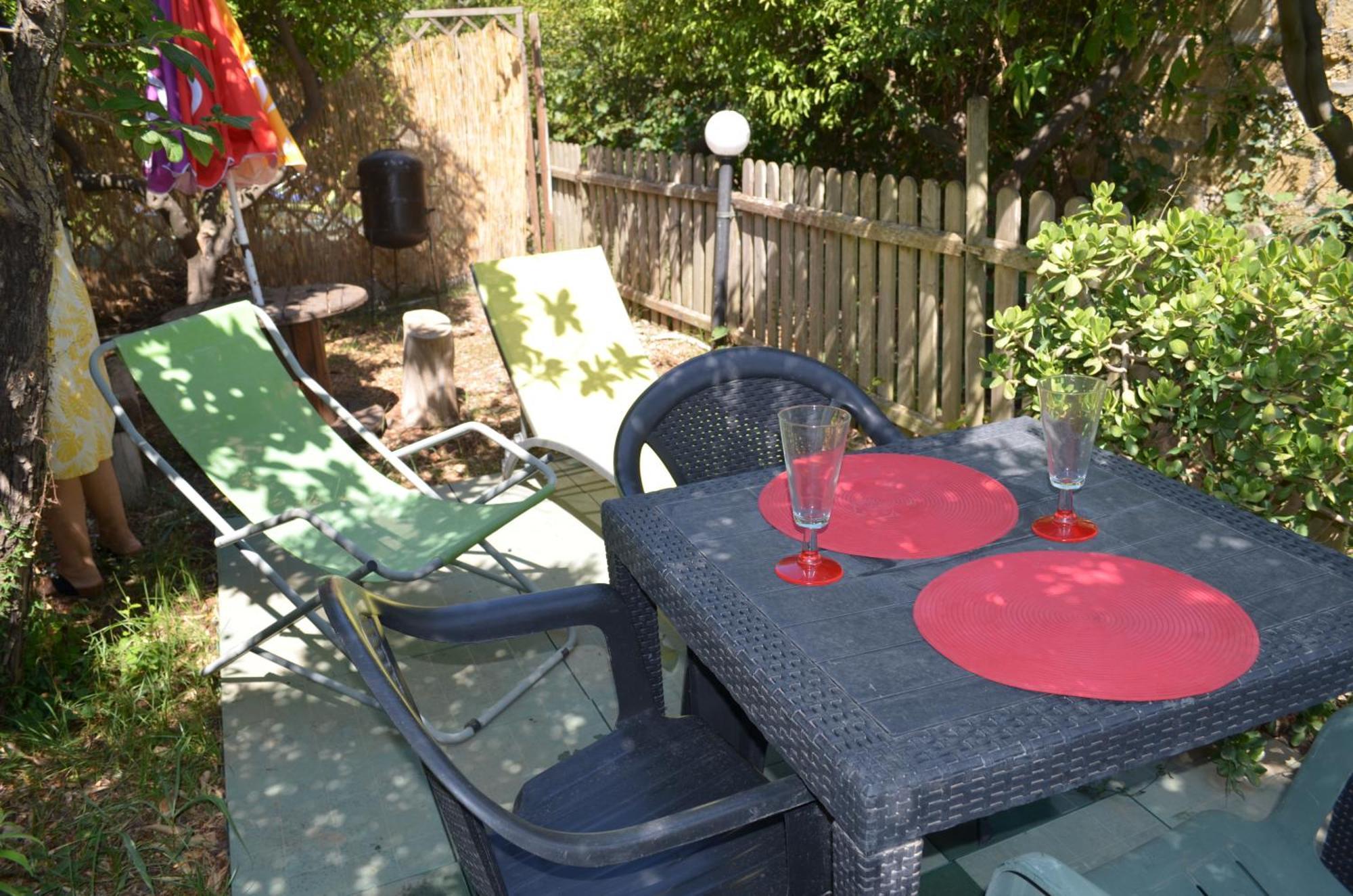 Il Giardino Apartment Мондело Екстериор снимка
