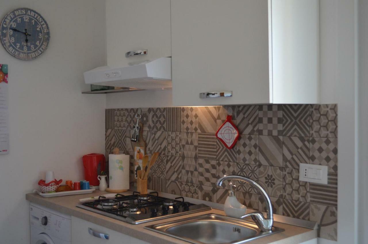 Il Giardino Apartment Мондело Екстериор снимка
