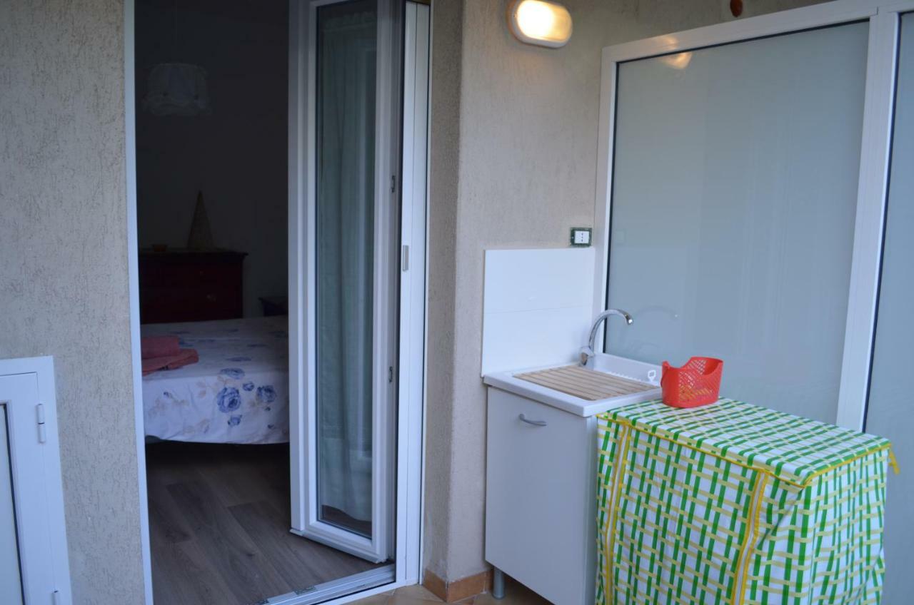 Il Giardino Apartment Мондело Екстериор снимка